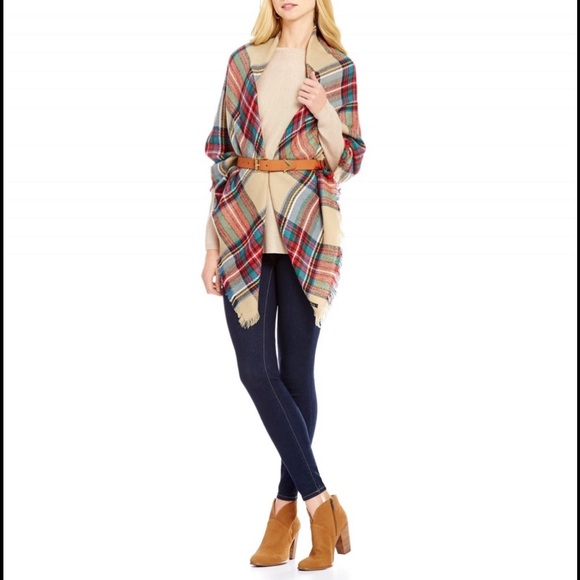 NWT Francesca’s Elegant Soft Oversized Plaid Wrap - Picture 6 of 13